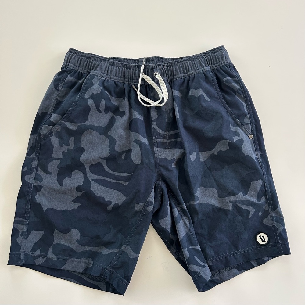Vuori Men's Camo Shorts - Blue